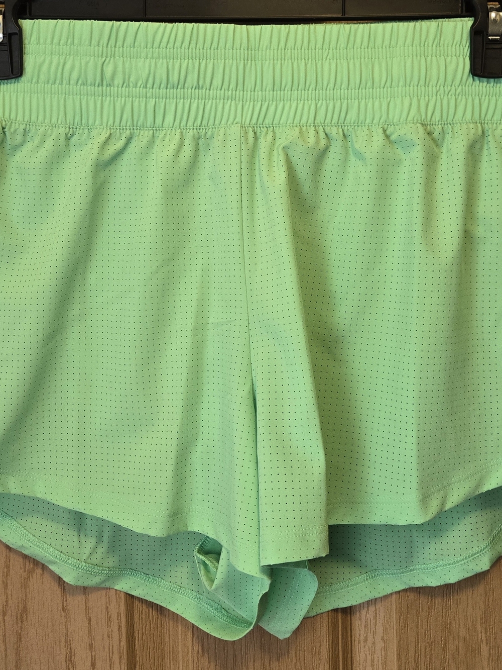 New DSG High Rise Stride Shorts in Green Women's Large